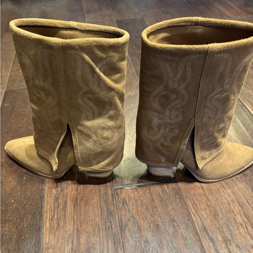 Size 8.5 suede foldover Steve Madden boots